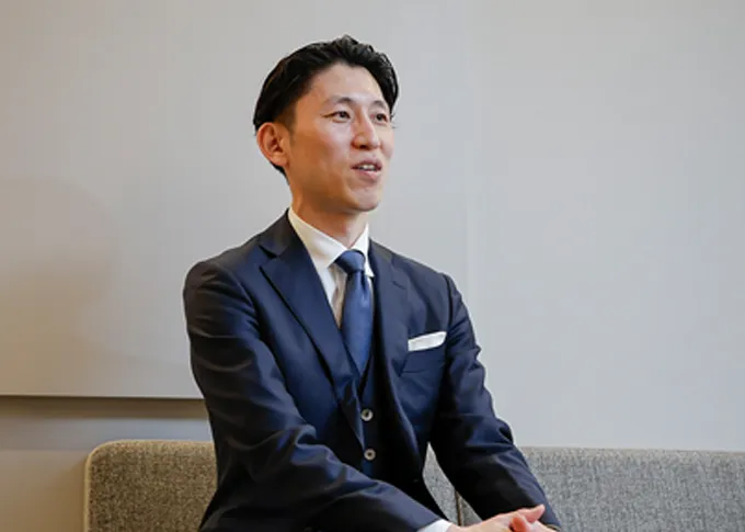 院長　山田一貴 スーツ